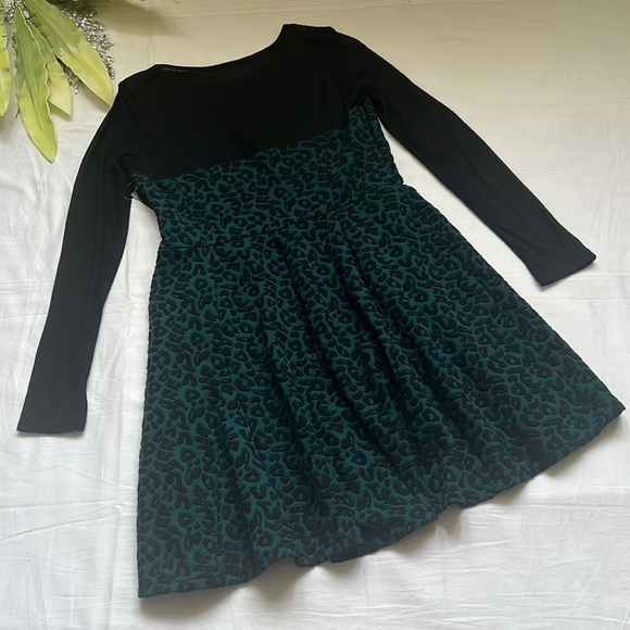 ⭐️nwt Dynamite Sheer Yoke Fit and Flare Dress⭐️ - Picture 6 of 7